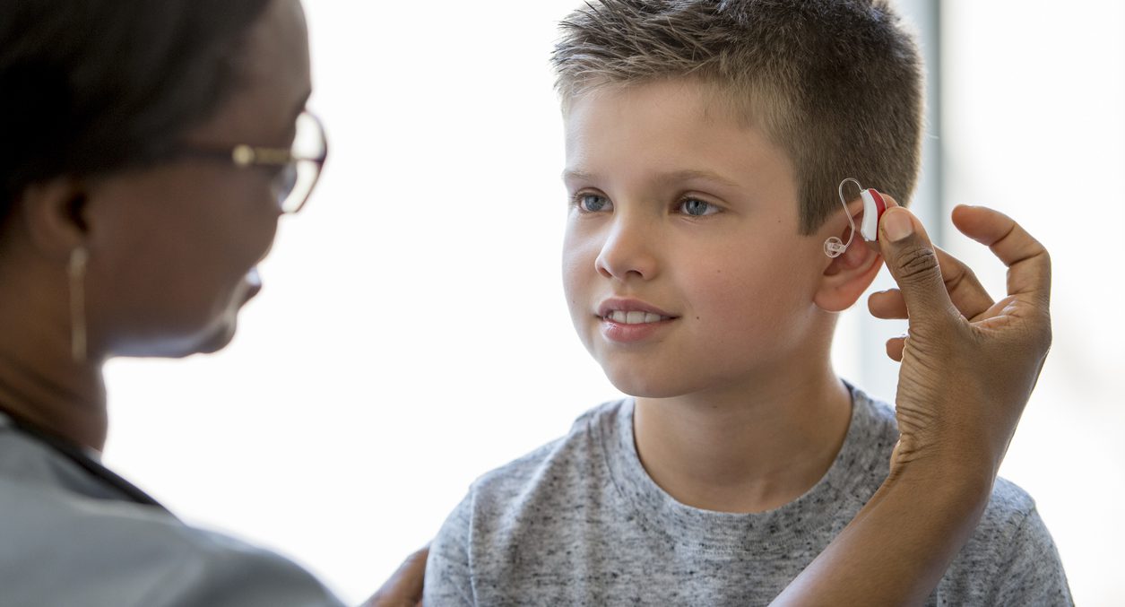 ¿Cómo detectar la discapacidad auditiva ?